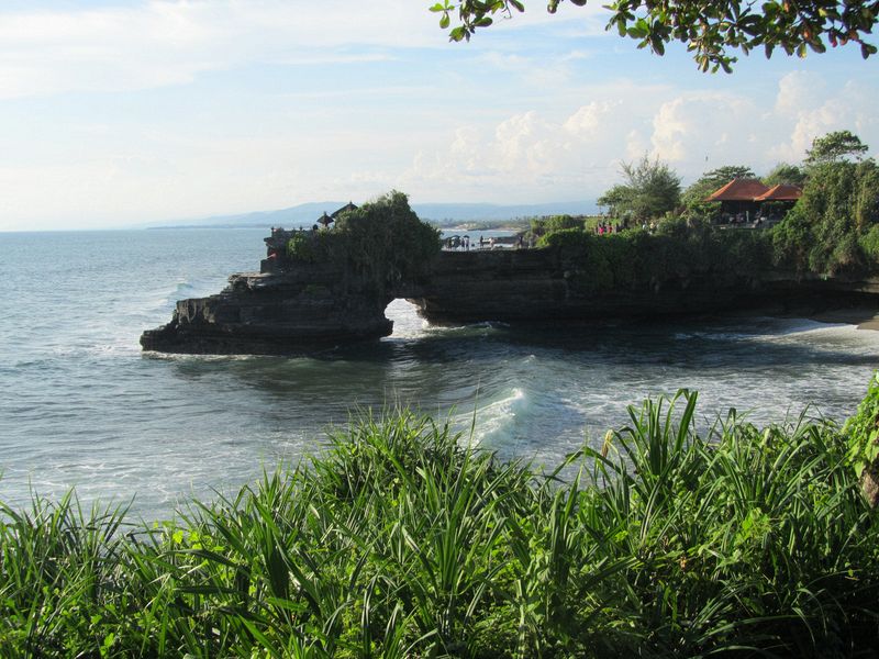 Pura Batu Bolong