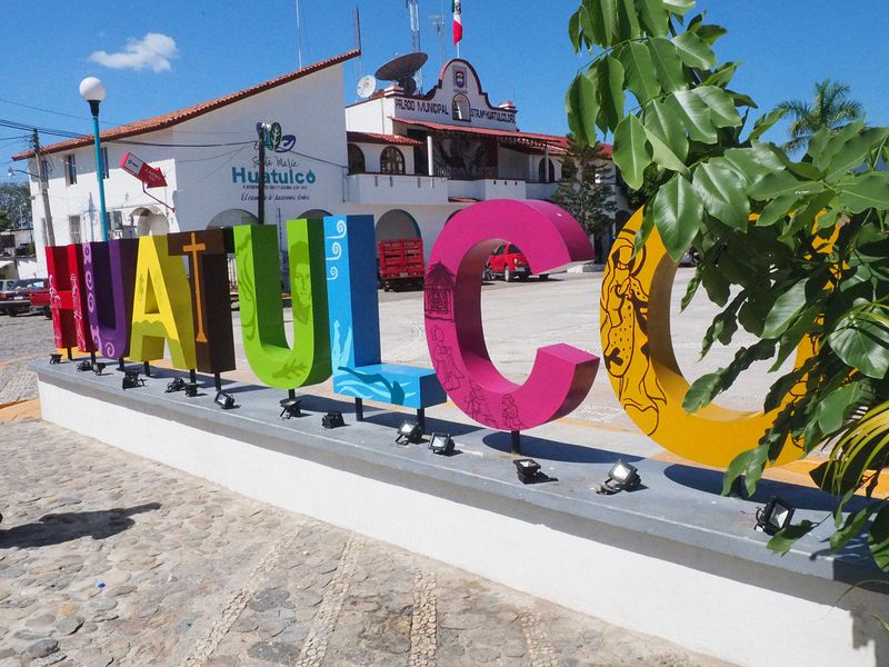Huatulco sign at the town square