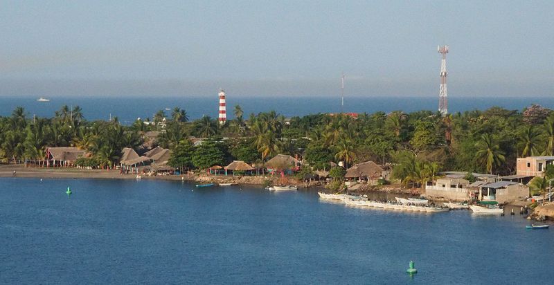 We enter the harbor of Puerto Chiapas