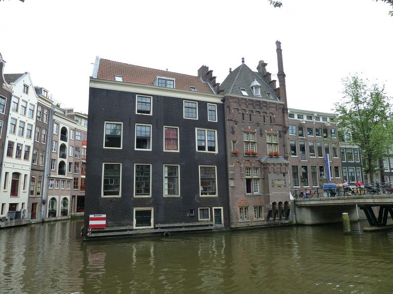 Canal houses
