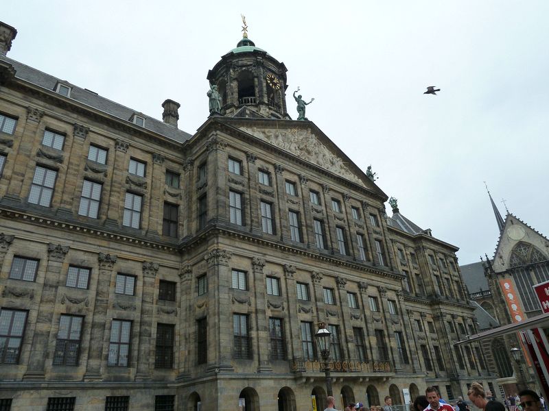 Dam Palace