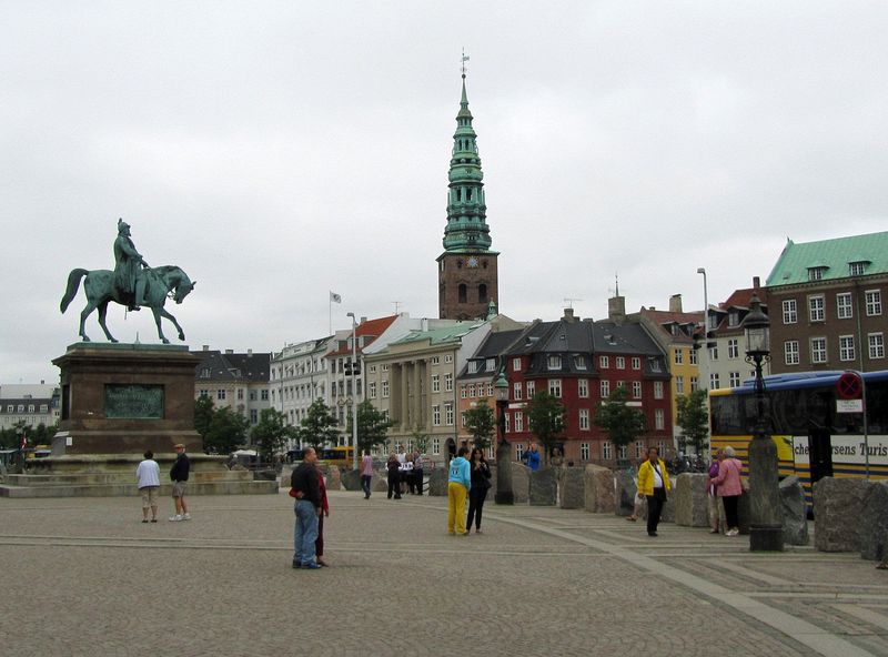 Statue of Frederick VII and tower of city hall