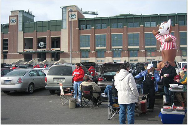 01-lots of tailgating
