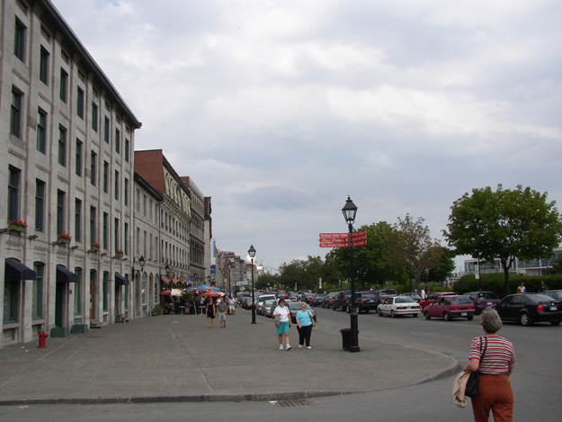 020-vieux montreal along river