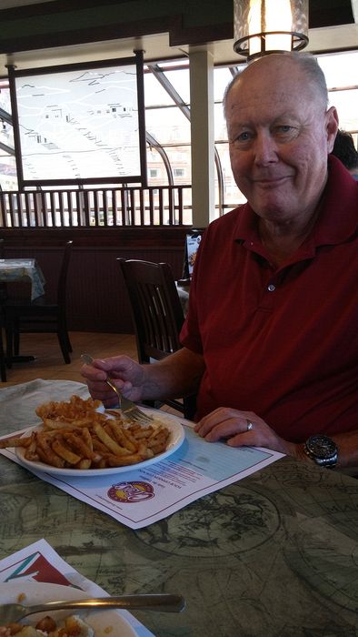 Livingston eats fish and chips at Ches's