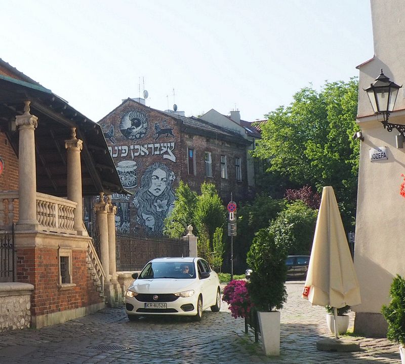 Art and Hebrew writing on this building